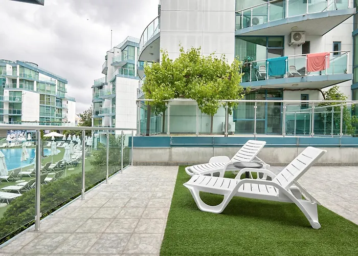 Paradise アパート プリモルスコ